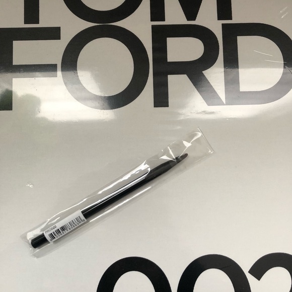 NYX Pro Brush Set with Cleansing Pad - Picture 13 of 15